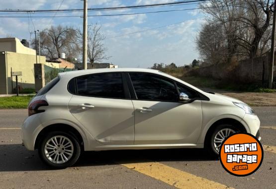 Autos - Peugeot 208 Allure 2016 Nafta 120000Km - En Venta