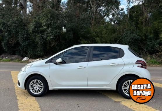 Autos - Peugeot 208 Allure 2016 Nafta 120000Km - En Venta