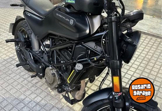 Motos - Husqvarna SVARTPILEN 2022 Nafta 16000Km - En Venta