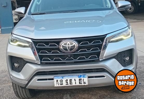 Camionetas - Toyota SW4 SRX 2023 Diesel 62000Km - En Venta