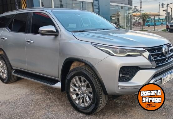 Camionetas - Toyota SW4 SRX 2023 Diesel 62000Km - En Venta