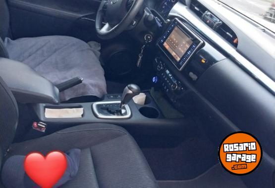 Camionetas - Toyota HILUX SRV 2017 Diesel 140000Km - En Venta