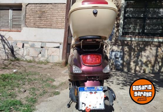 Motos - Motomel Strato Euro 2024 Nafta 6098Km - En Venta