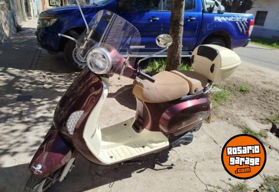 Motos - Motomel Strato Euro 2024 Nafta 6098Km - En Venta