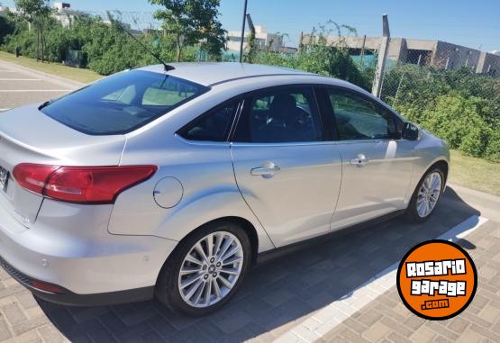 Autos - Ford Focus Titanium 2015 GNC 166000Km - En Venta
