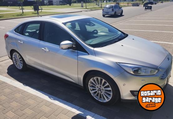 Autos - Ford Focus Titanium 2015 GNC 166000Km - En Venta