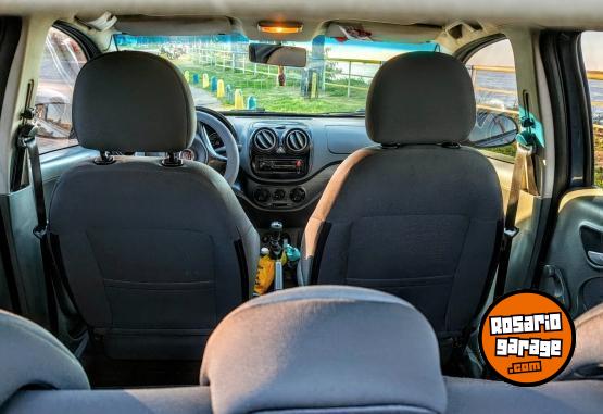 Autos - Fiat Palio Atracttive 2014 Nafta 104000Km - En Venta