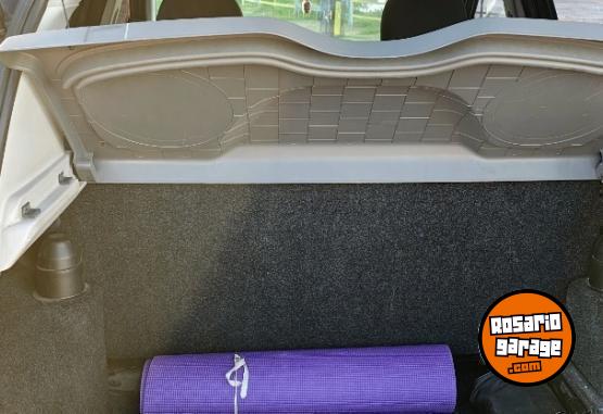 Autos - Fiat Palio Atracttive 2014 Nafta 104000Km - En Venta