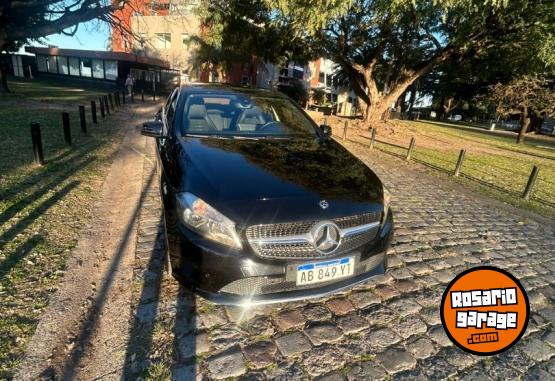 Autos - Mercedes Benz A200 Sedan 5 puertas 2017 Nafta 76736Km - En Venta