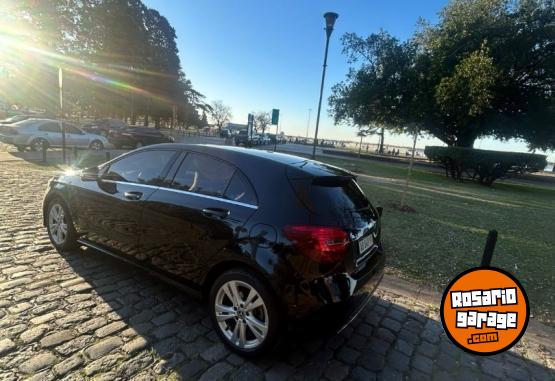 Autos - Mercedes Benz A200 Sedan 5 puertas 2017 Nafta 76736Km - En Venta