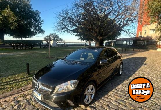 Autos - Mercedes Benz A200 Sedan 5 puertas 2017 Nafta 76736Km - En Venta