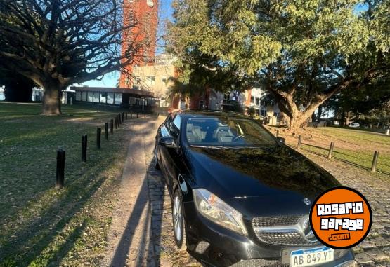 Autos - Mercedes Benz A200 Sedan 5 puertas 2017 Nafta 76736Km - En Venta