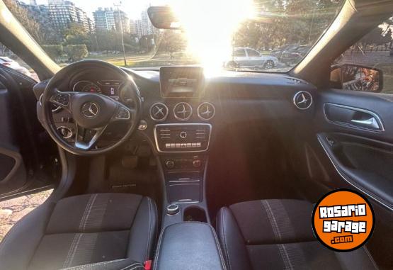 Autos - Mercedes Benz A200 Sedan 5 puertas 2017 Nafta 76736Km - En Venta