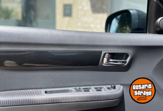 Autos - Suzuki Swift 2011 Nafta 84000Km - En Venta