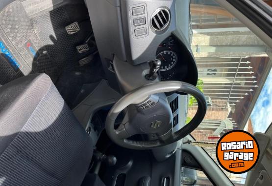 Autos - Suzuki Swift 2011 Nafta 84000Km - En Venta