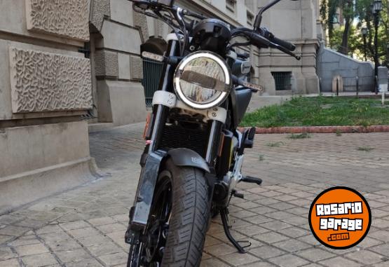 Motos - Husqvarna SVARTPILEN 200 2021 Nafta 4600Km - En Venta