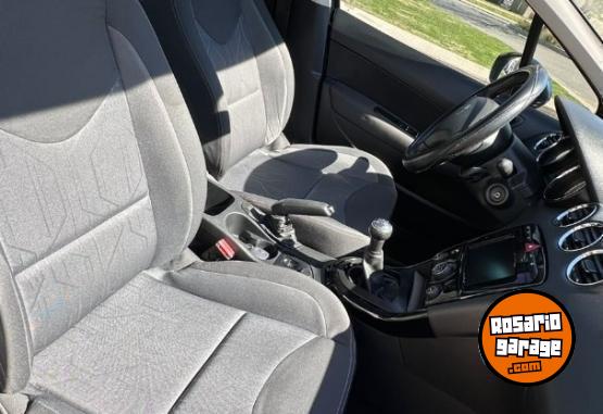 Autos - Peugeot 308 Allure 2015 Nafta 102000Km - En Venta