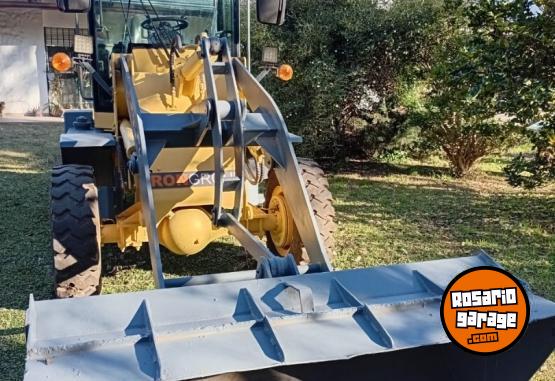 Camiones y Grúas - PALA FRONTAL IRON ZL 12 - En Venta