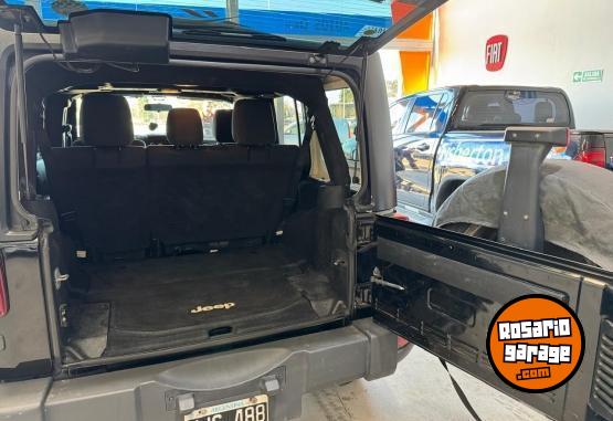 Camionetas - Jeep Wrangler Unlimited 2011 Nafta 200000Km - En Venta