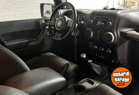 Camionetas - Jeep Wrangler Unlimited 2011 Nafta 200000Km - En Venta