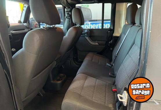 Camionetas - Jeep Wrangler Unlimited 2011 Nafta 200000Km - En Venta