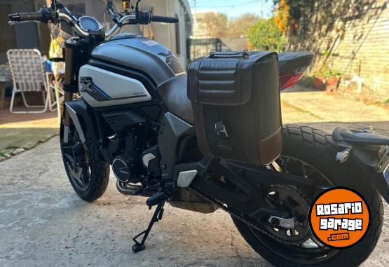 Motos - CF CLX-700 Heritage 2022 Nafta 10000Km - En Venta