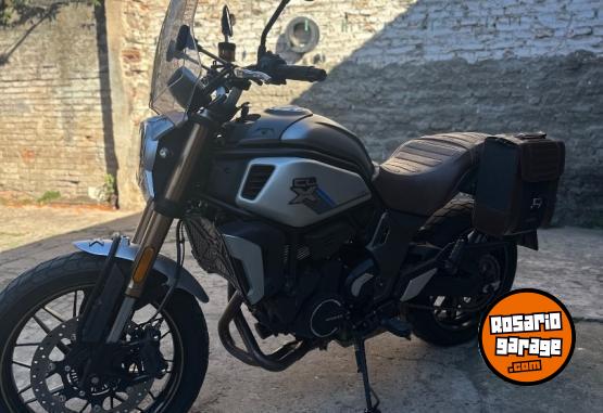 Motos - CF CLX-700 Heritage 2022 Nafta 10000Km - En Venta