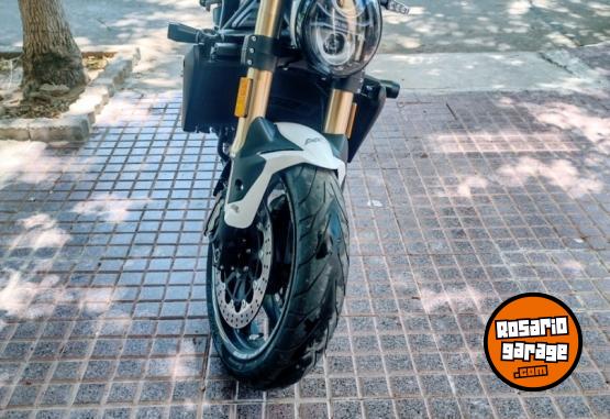 Motos - Benelli 752S 2022 Nafta 15000Km - En Venta