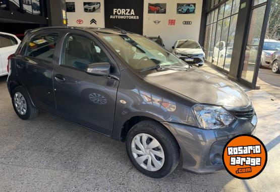 Autos - Toyota Etios 2021 Nafta 93000Km - En Venta
