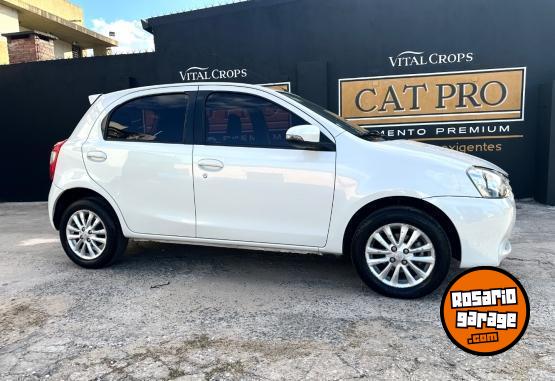 Autos - Toyota Etios XLS 5 ptas 2015 Nafta 120000Km - En Venta