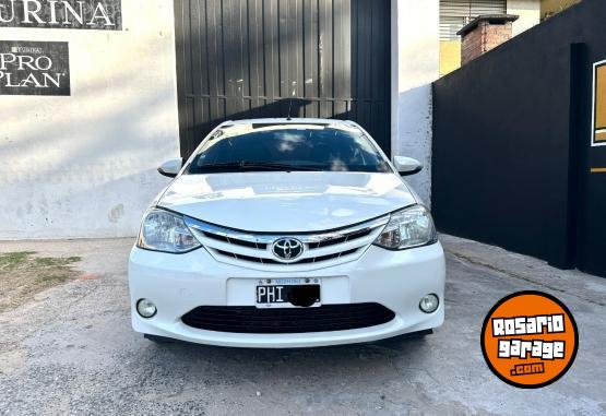 Autos - Toyota Etios XLS 5 ptas 2015 Nafta 120000Km - En Venta