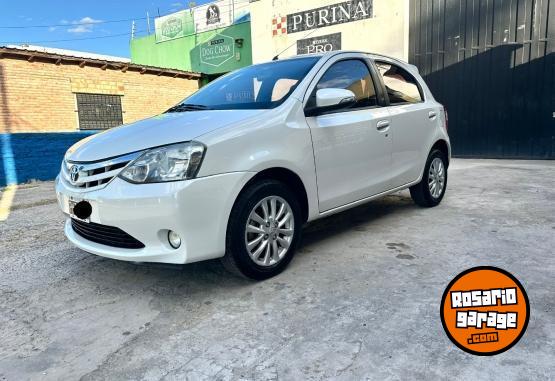 Autos - Toyota Etios XLS 5 ptas 2015 Nafta 120000Km - En Venta