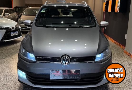 Autos - Volkswagen SURAN CROSS 2015 GNC 146000Km - En Venta