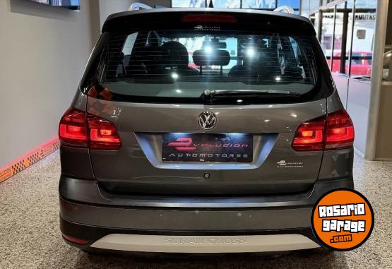 Autos - Volkswagen SURAN CROSS 2015 GNC 146000Km - En Venta