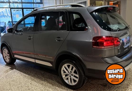 Autos - Volkswagen SURAN CROSS 2015 GNC 146000Km - En Venta
