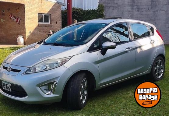 Autos - Ford Fiesta kinetic Titanium 2012 Nafta 157000Km - En Venta