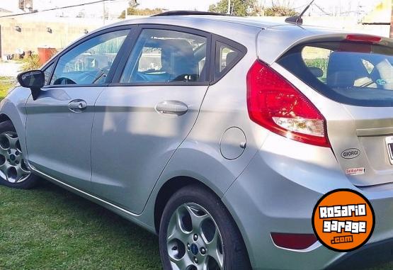 Autos - Ford Fiesta kinetic Titanium 2012 Nafta 157000Km - En Venta