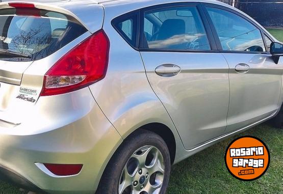Autos - Ford Fiesta kinetic Titanium 2012 Nafta 157000Km - En Venta