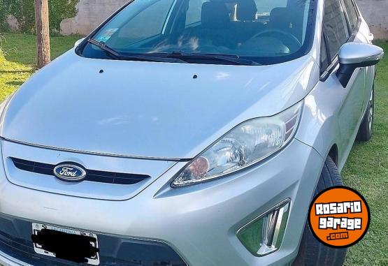 Autos - Ford Fiesta kinetic Titanium 2012 Nafta 157000Km - En Venta
