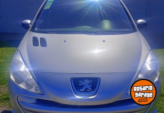 Autos - Peugeot 207 2015 Nafta 93000Km - En Venta