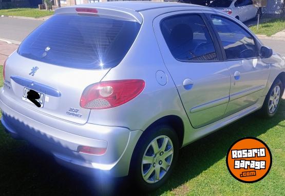 Autos - Peugeot 207 2015 Nafta 93000Km - En Venta
