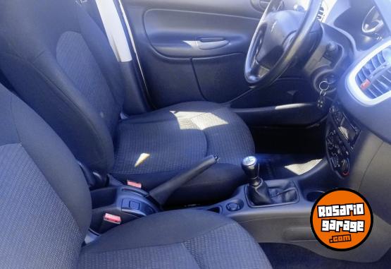 Autos - Peugeot 207 2015 Nafta 93000Km - En Venta