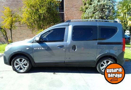 Utilitarios - Renault KANGOO II STEPWAY TD 2021 Diesel 90000Km - En Venta