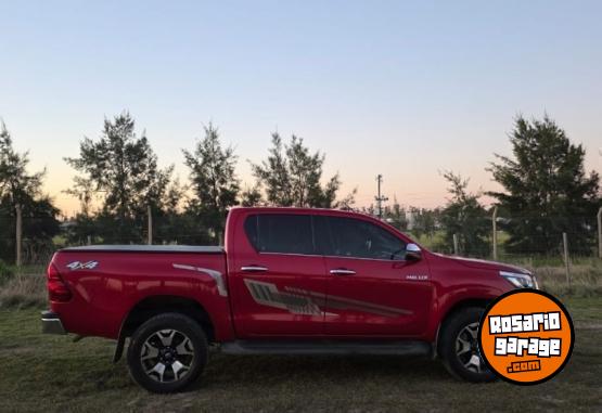 Camionetas - Toyota HILUX SRX AT 2019 Diesel 130000Km - En Venta