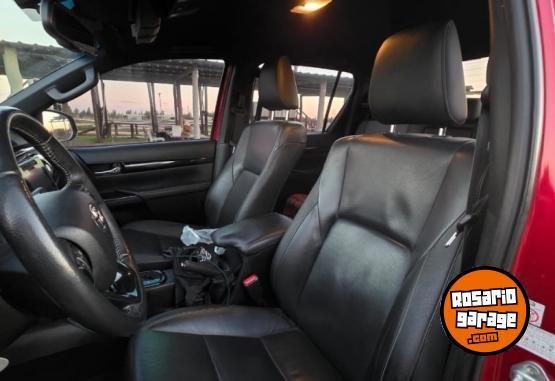 Camionetas - Toyota HILUX SRX AT 2019 Diesel 130000Km - En Venta