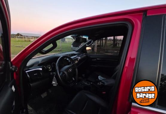 Camionetas - Toyota HILUX SRX AT 2019 Diesel 130000Km - En Venta