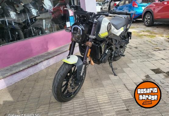 Motos - Benelli Leoncino 2022 Nafta 2500Km - En Venta