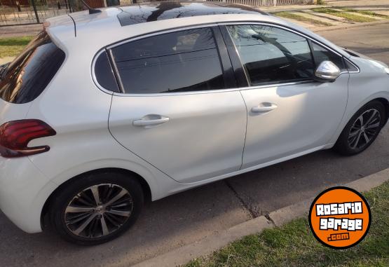 Autos - Peugeot 208 Allure Plus HDI 2018 Diesel 105000Km - En Venta