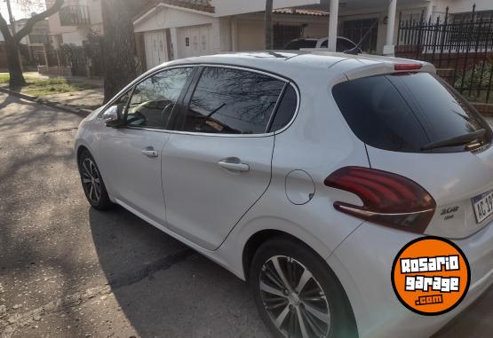 Autos - Peugeot 208 Allure Plus HDI 2018 Diesel 105000Km - En Venta