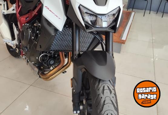 Motos - Honda CB750 HORNET 2025 Nafta 0Km - En Venta